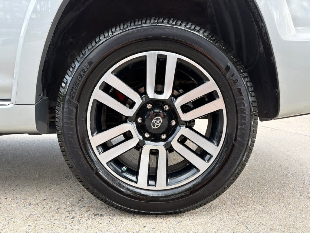 Used 2018 Toyota 4Runner Limited AWD/4WD image 20
