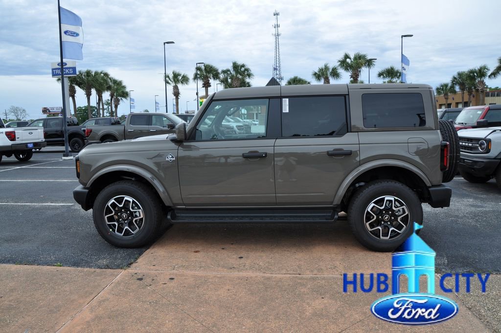 New 2026 Ford Bronco Outer Banks image 2