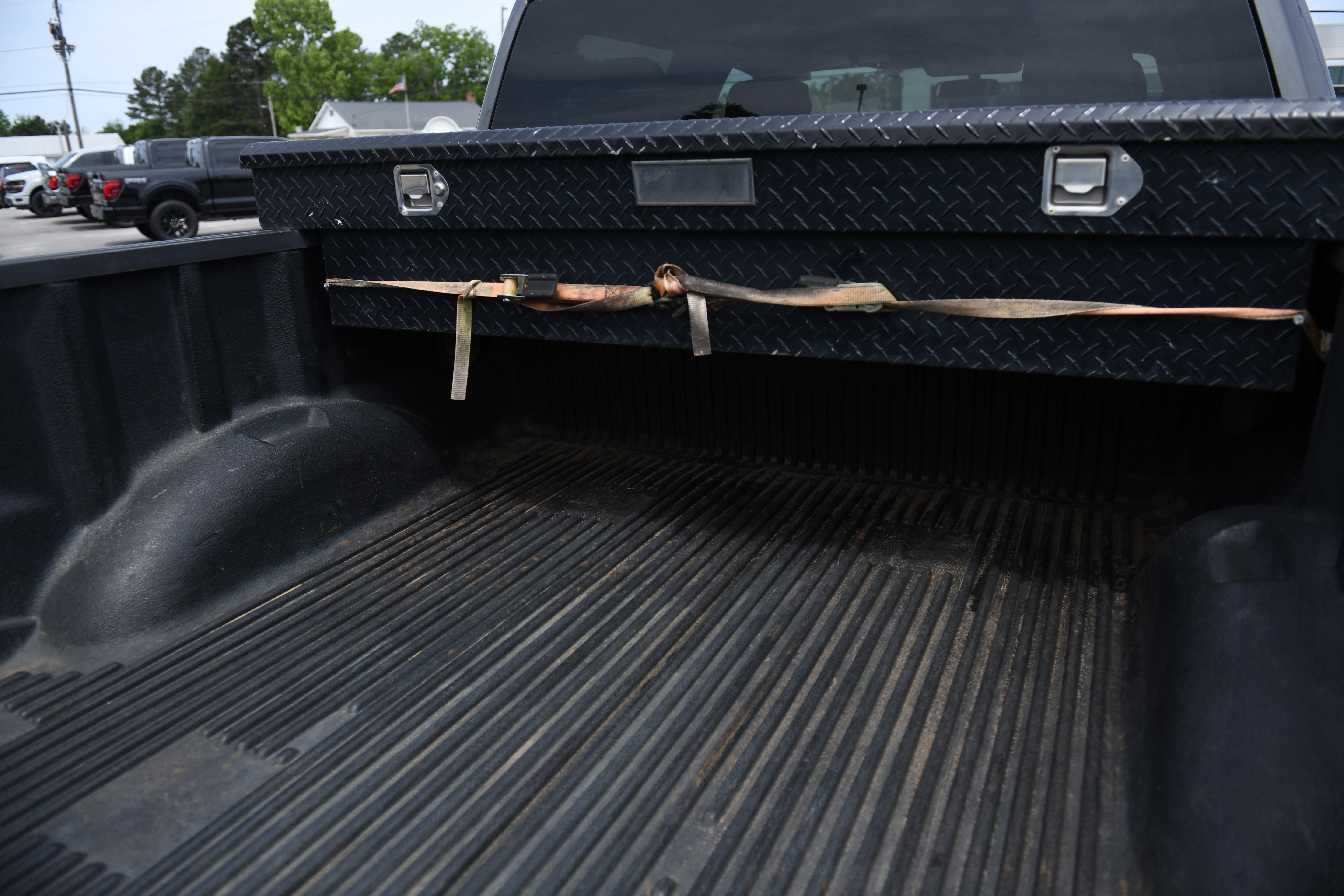 Used 2016 Ford F150 XLT AWD/4WD image 8