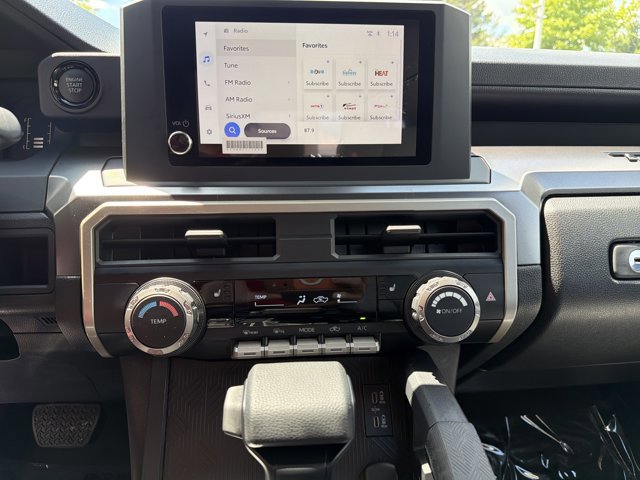 Used 2025 Toyota Tacoma SR5 AWD/4WD image 19
