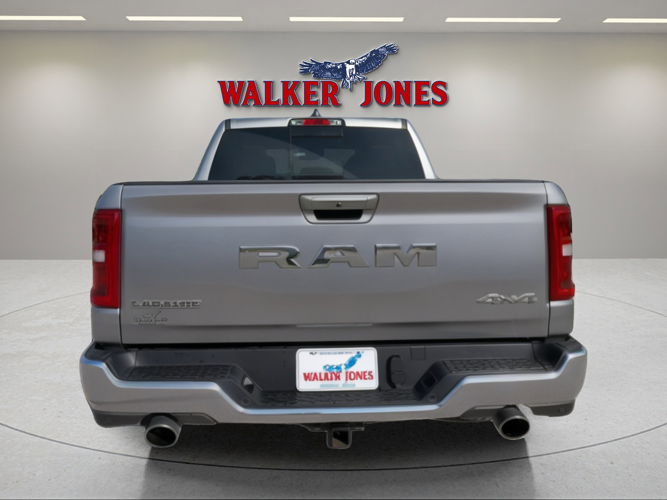 Used 2025 RAM 1500 Laramie AWD/4WD image 4