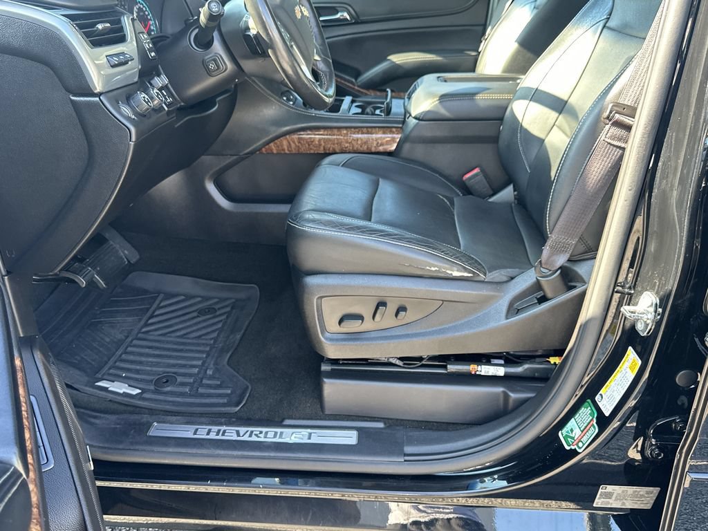 Used 2017 Chevrolet Suburban Premier AWD/4WD image 9