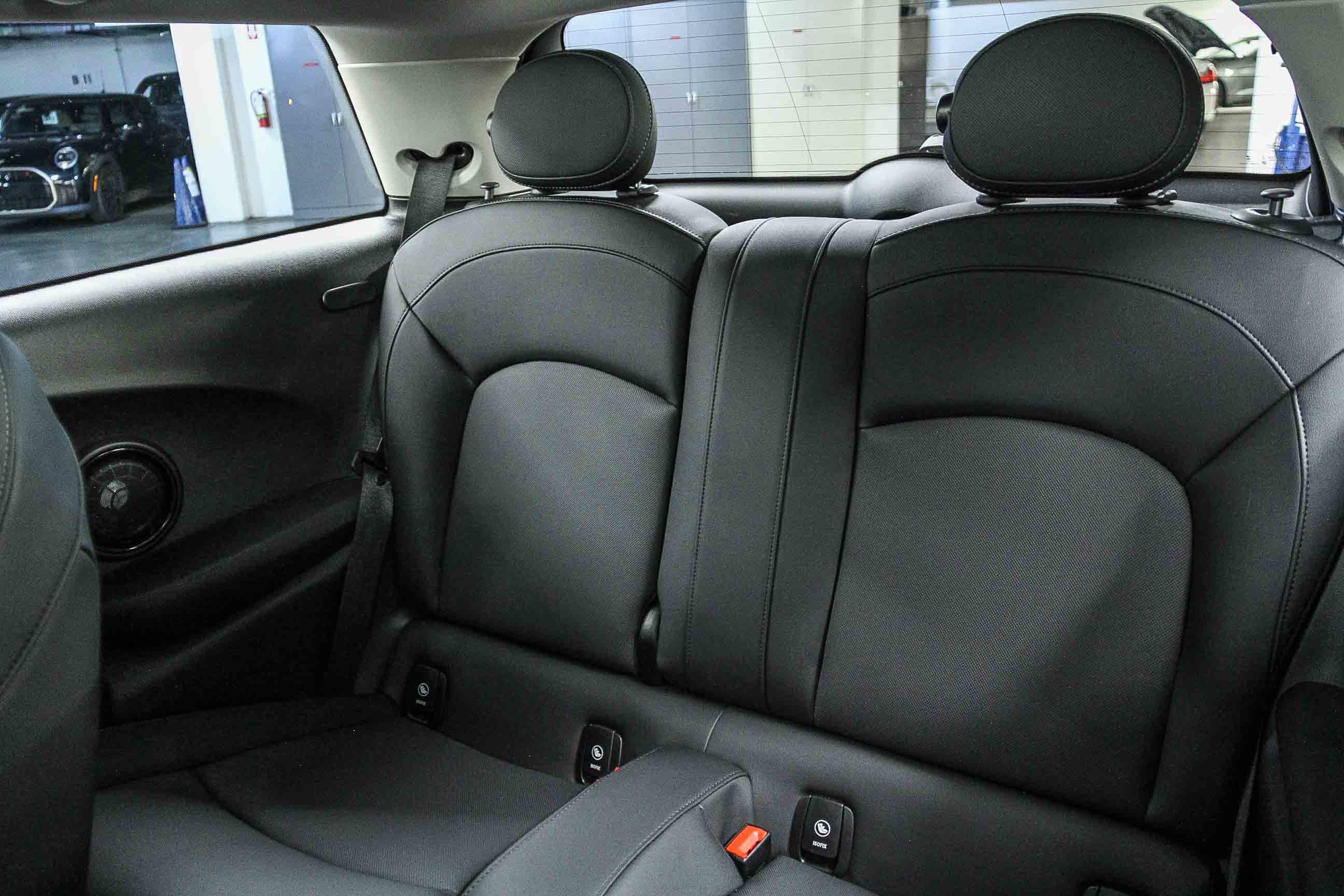 Certified 2024 MINI Cooper SE image 17