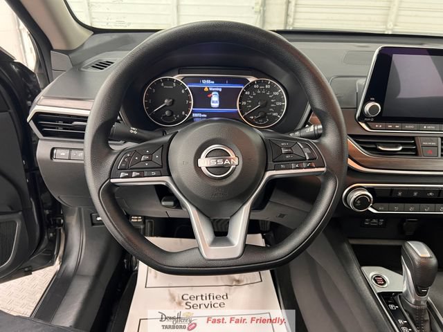 Used 2025 Nissan Altima 2.5 SV FWD image 43