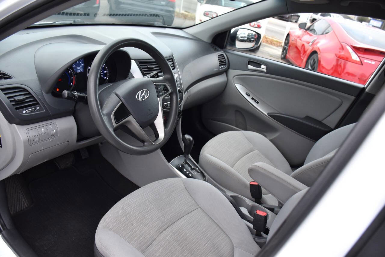 Used 2017 Hyundai Accent SE image 11