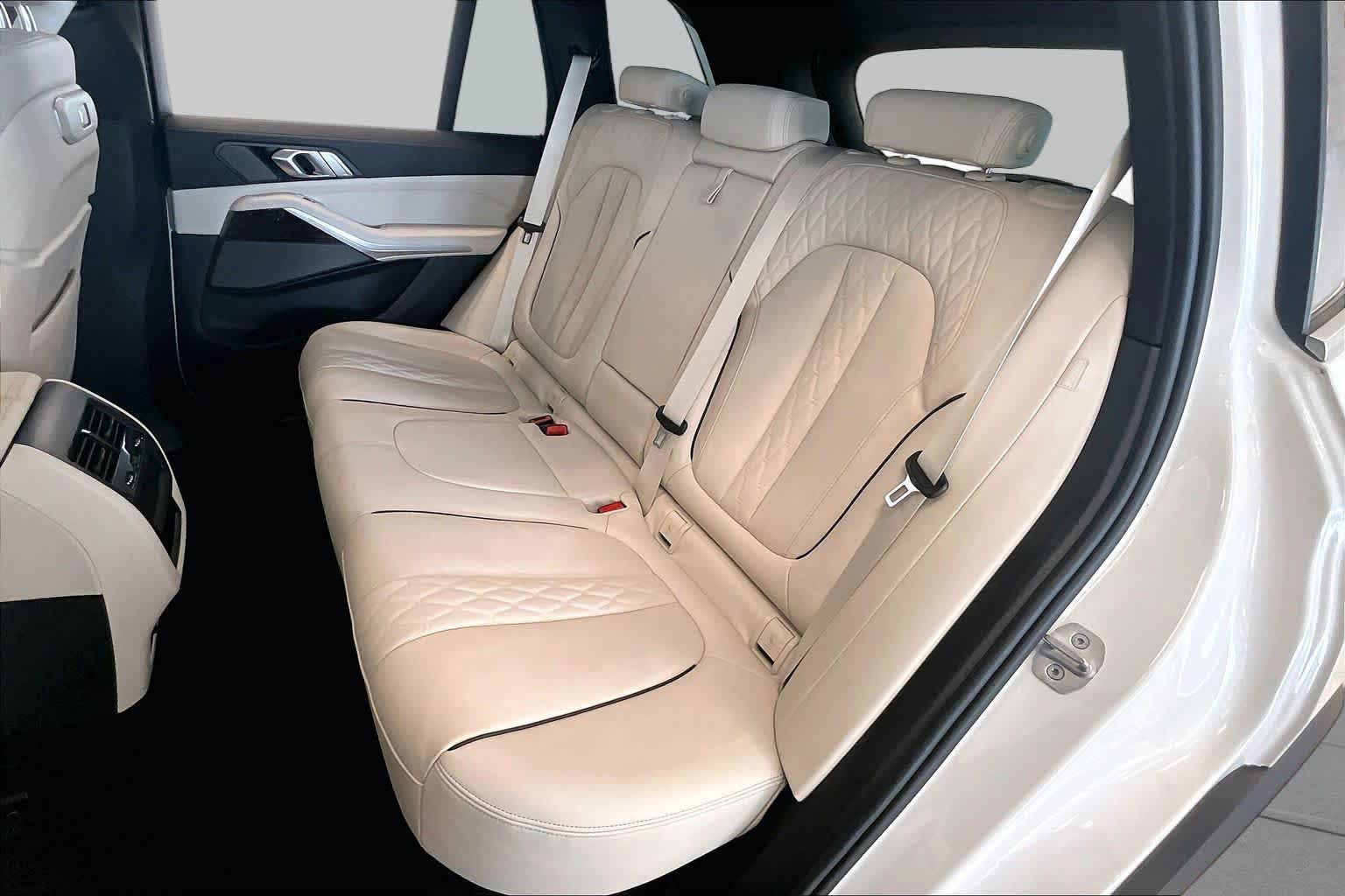 Used 2024 BMW X5 sDrive40i w/ Premium Package RWD image 18