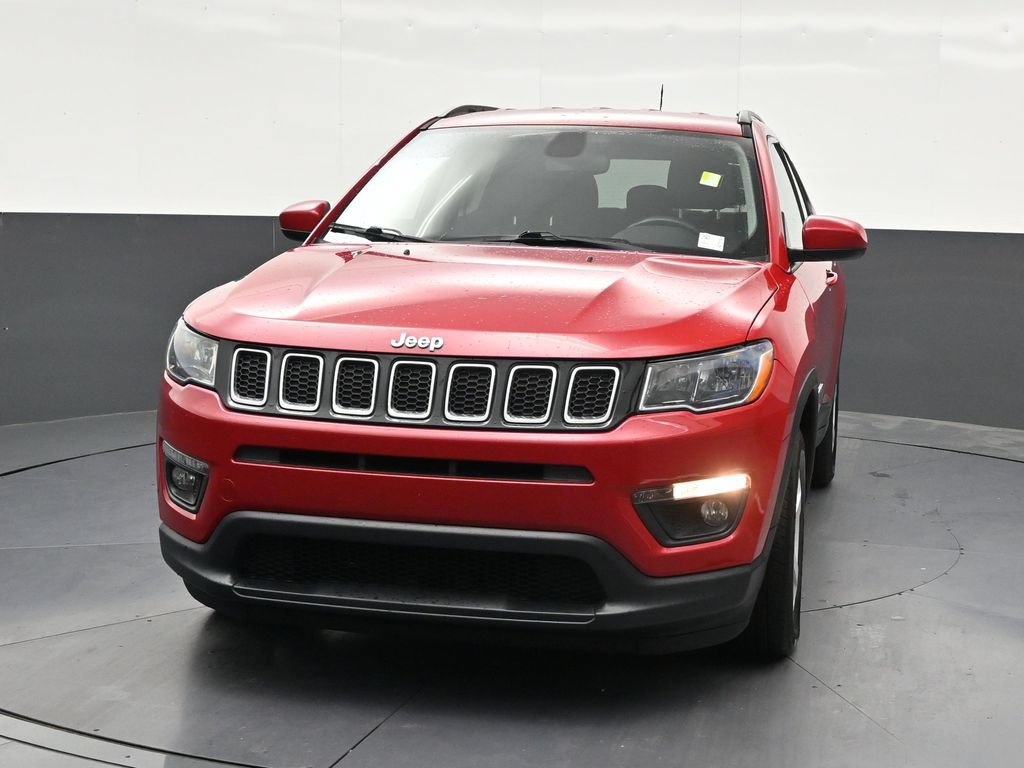 Used 2018 Jeep Compass Latitude FWD image 9
