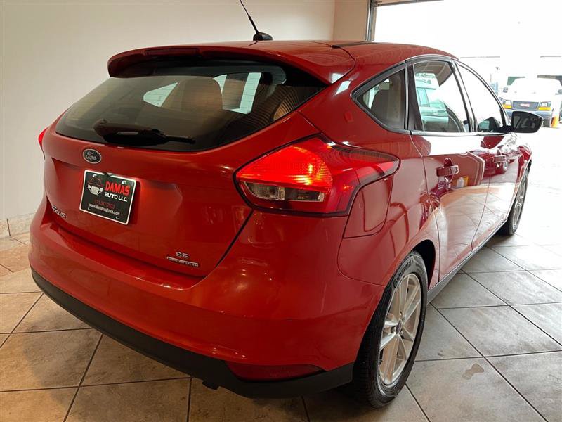 Used 2015 Ford Focus SE FWD image 46
