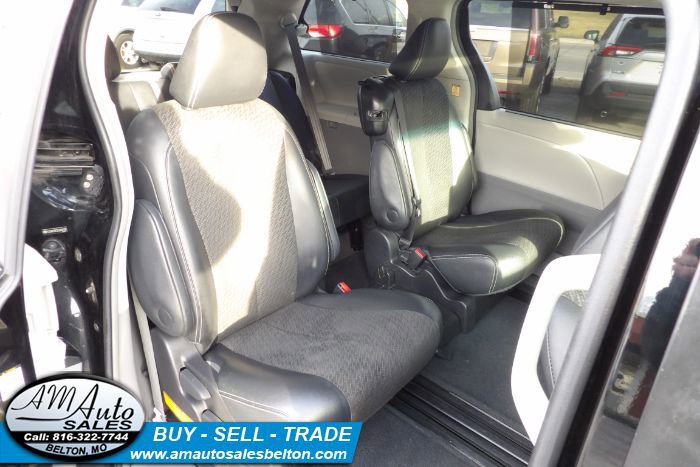 Used 2012 Toyota Sienna SE FWD image 19