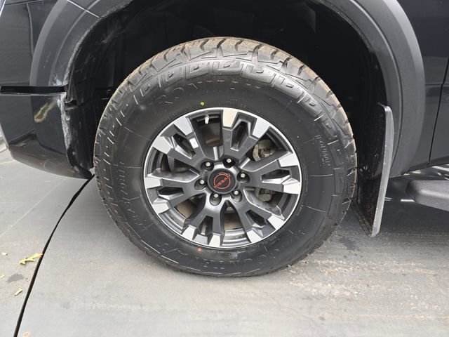 Used 2024 Nissan Titan PRO-4X w/ Pro-4x Convenience Package image 15