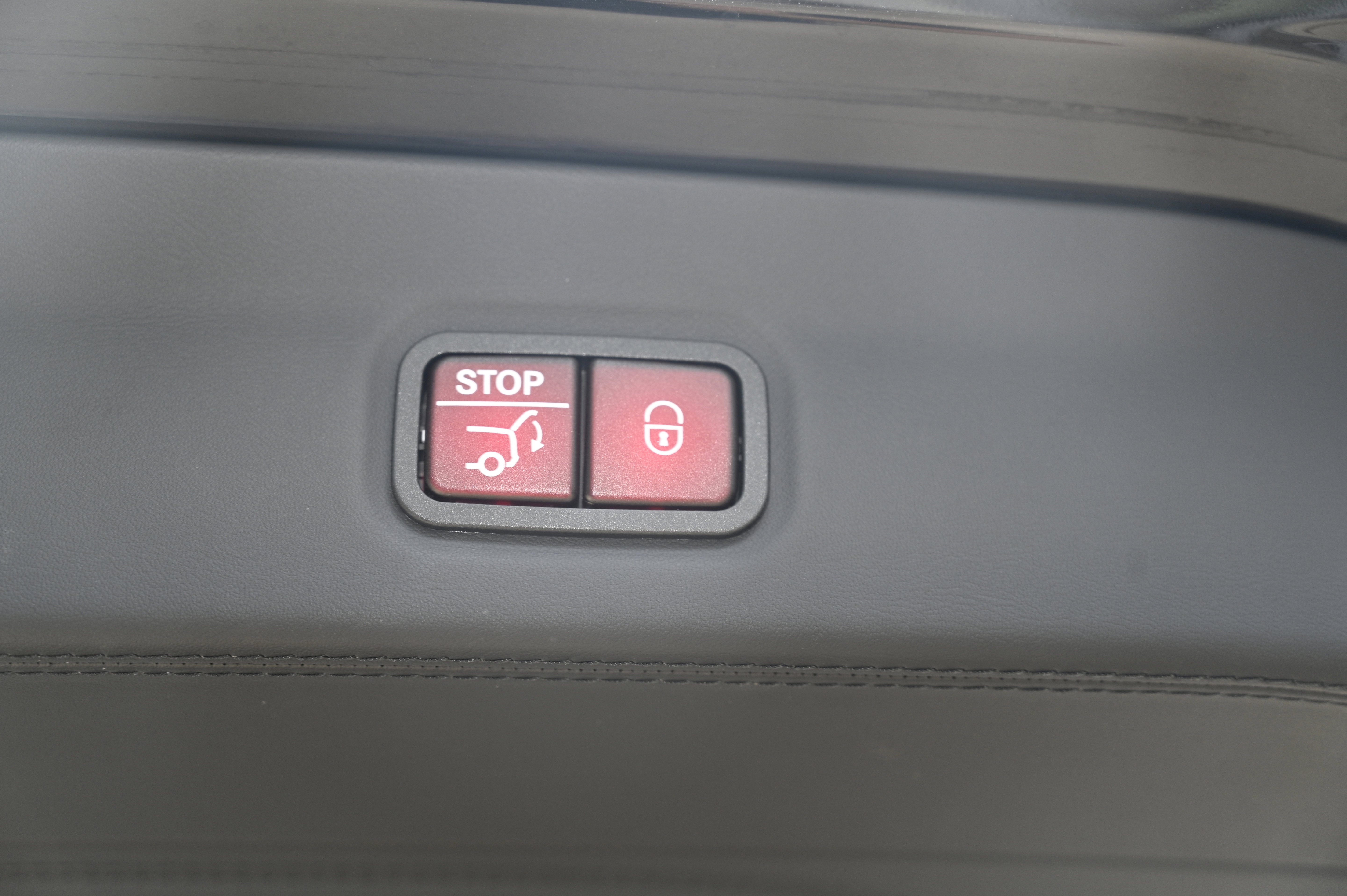 Used 2023 Mercedes-Benz Maybach GLS 600 4MATIC image 51