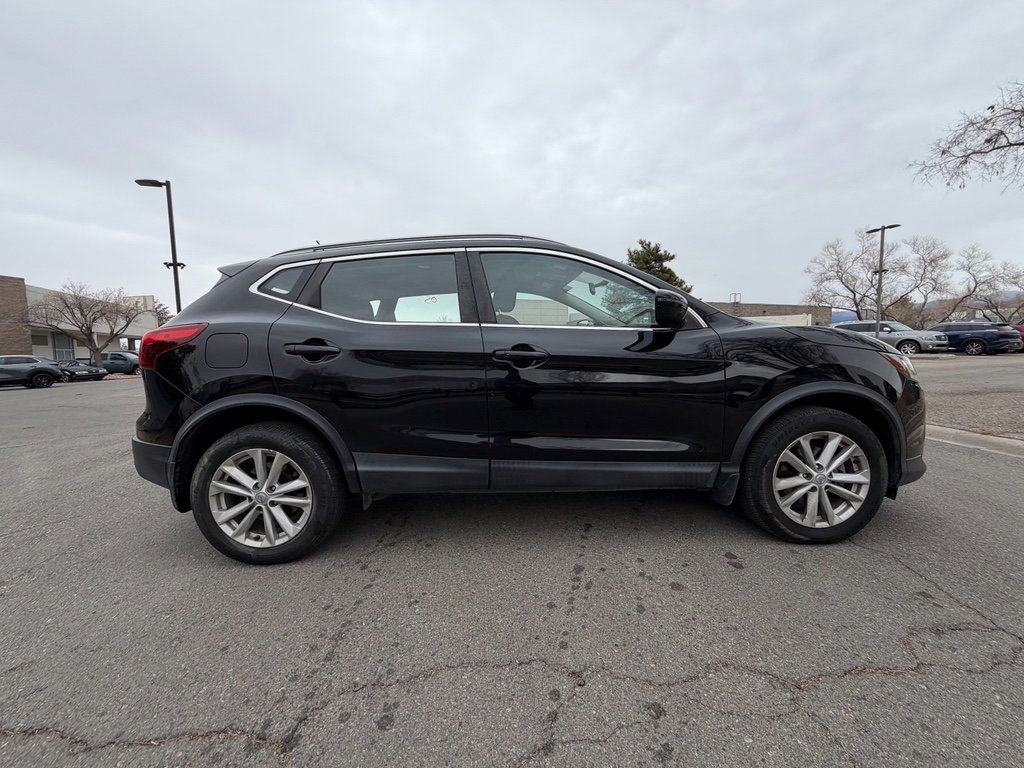 Used 2018 Nissan Rogue Sport SV image 5