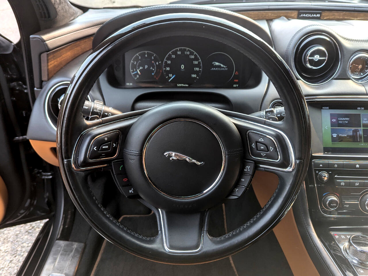 Used 2017 Jaguar XJ L Supercharged image 18