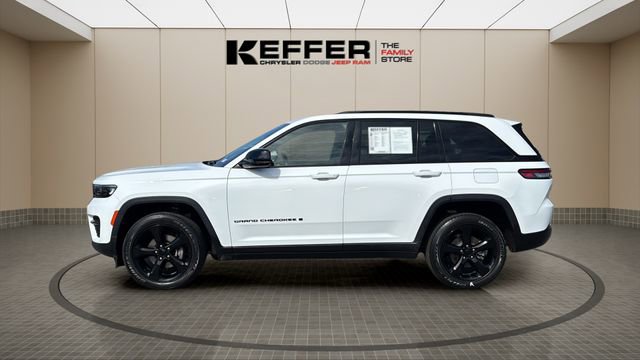 Certified 2023 Jeep Grand Cherokee Altitude image 2