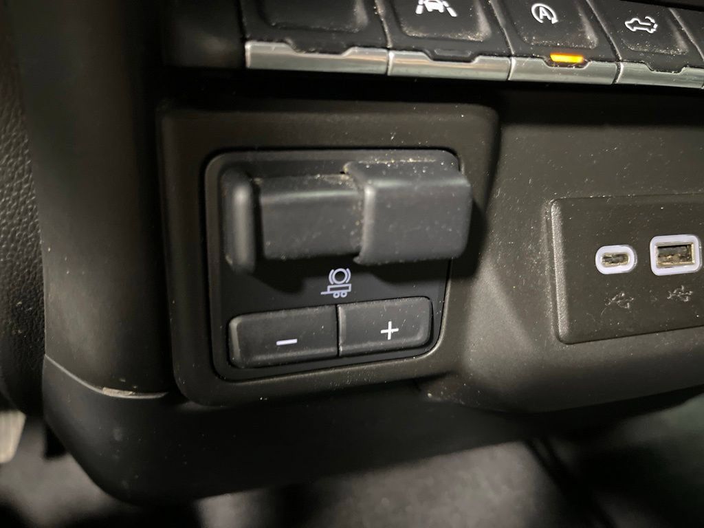 Used 2024 Chevrolet Silverado 1500 Custom AWD/4WD image 29