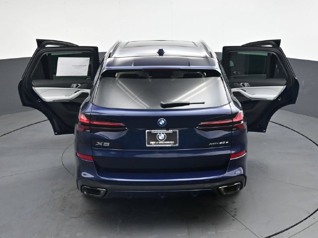 New 2026 BMW X5 xDrive50e w/ M Sport Package AWD/4WD image 41