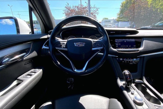 Used 2023 Cadillac XT6 Luxury AWD/4WD image 4