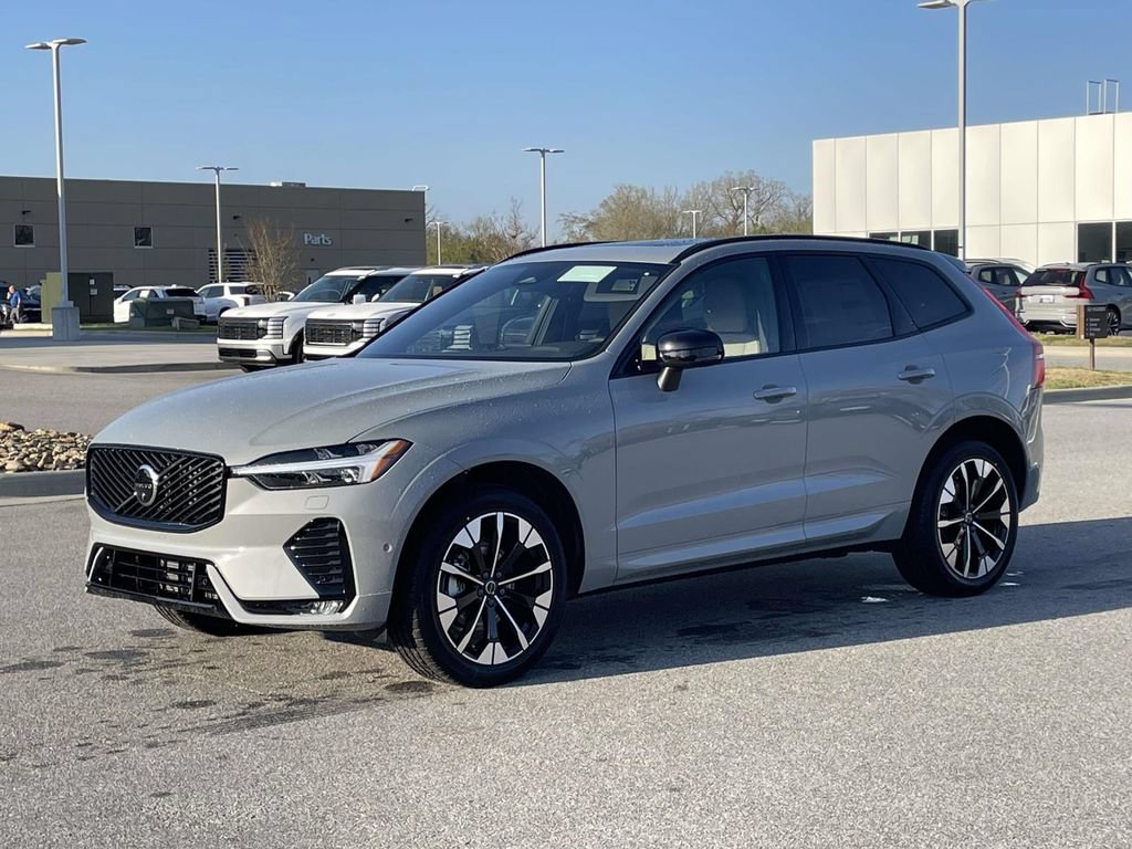 New 2026 Volvo XC60 B5 Plus w/ Protection Package Premier AWD/4WD image 24