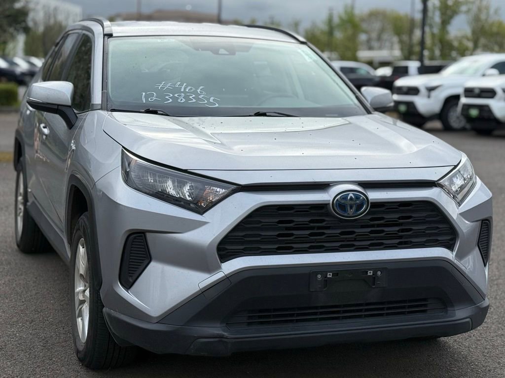 Used 2020 Toyota RAV4 LE w/ Carpet Mat Package image 7