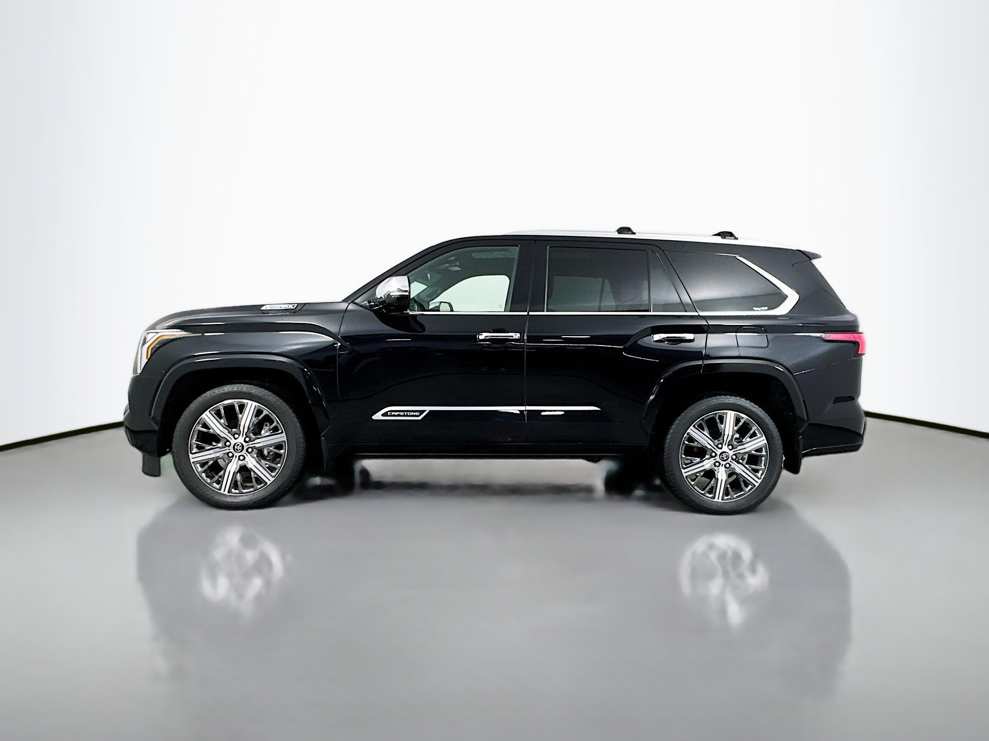 Certified 2023 Toyota Sequoia Capstone AWD/4WD image 4