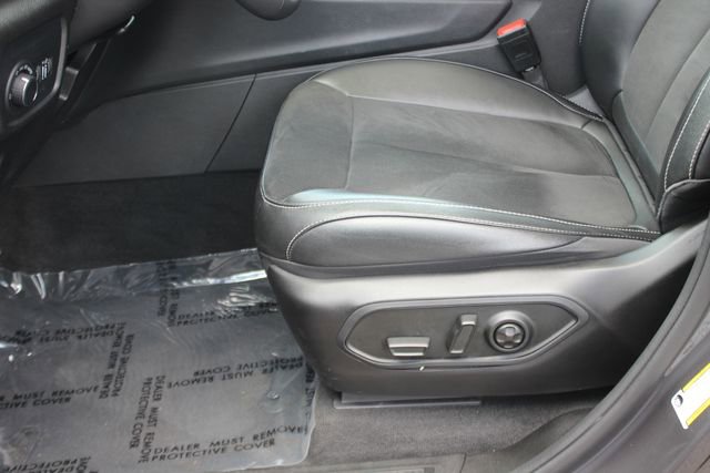Used 2023 Jeep Grand Cherokee L Altitude AWD/4WD image 19