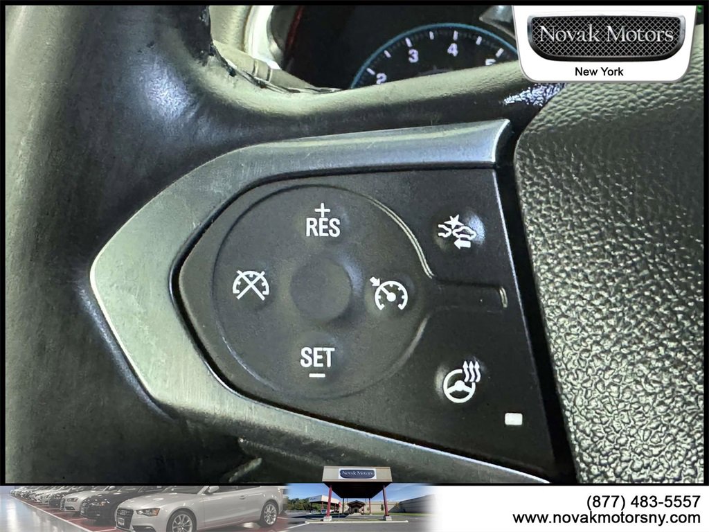 Used 2020 Chevrolet Traverse LT w/ Driver Confidence II Package image 17