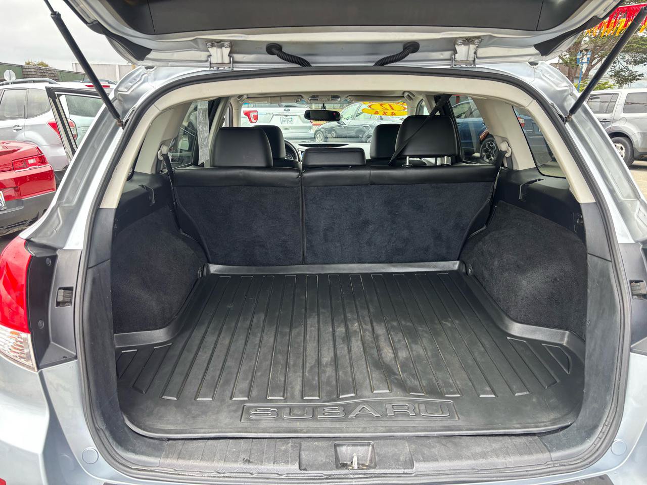 Used 2012 Subaru Outback 3.6R Limited AWD/4WD image 12