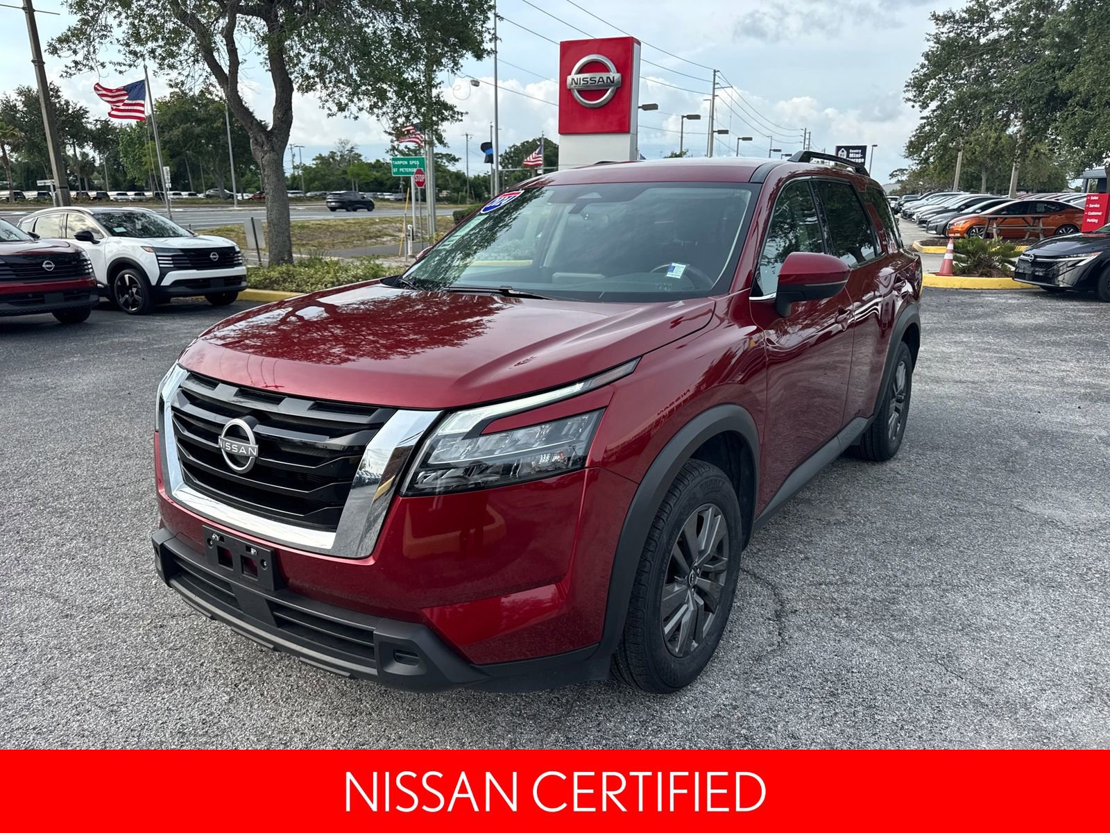 Certified 2024 Nissan Pathfinder SV FWD image 2