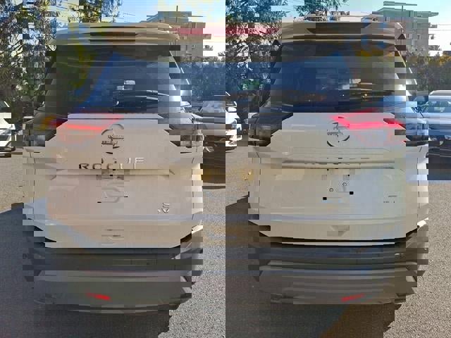 Certified 2023 Nissan Rogue SV image 5