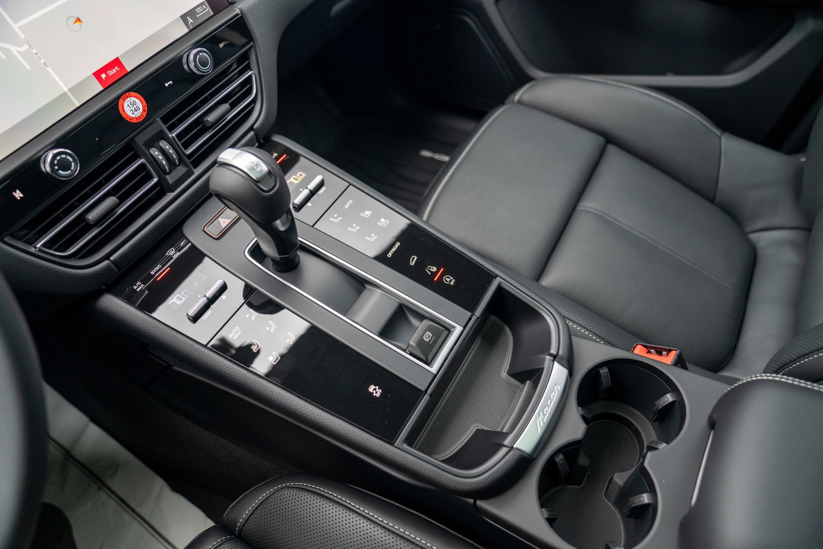 New 2026 Porsche Macan AWD/4WD image 21