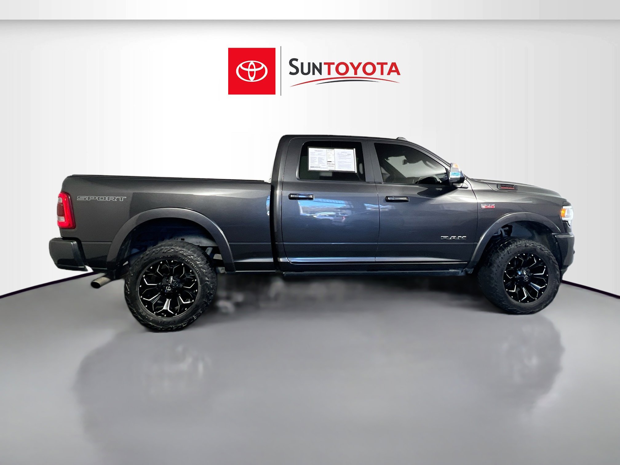 Used 2022 RAM 2500 Laramie image 2