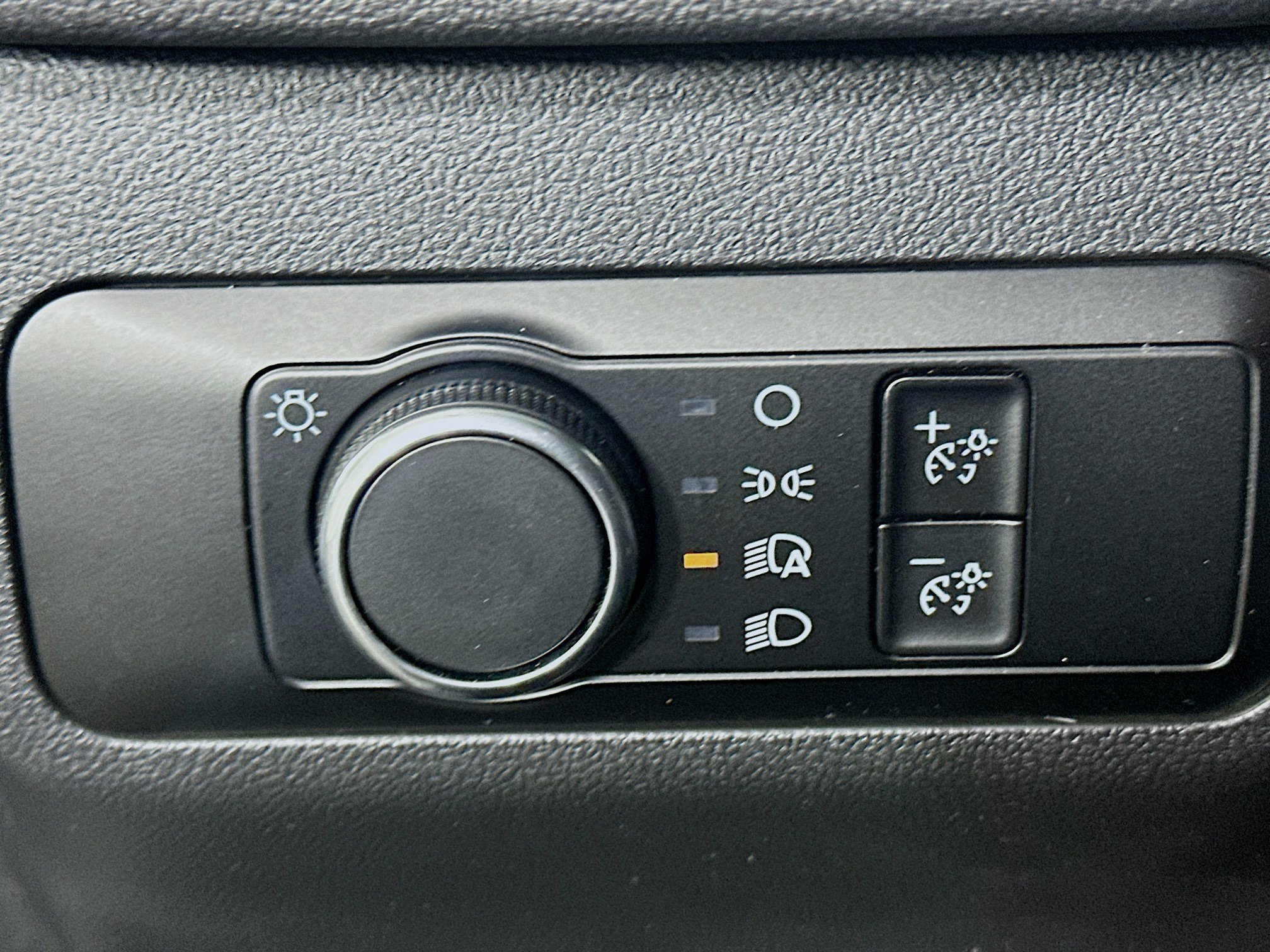 Used 2025 Ford Escape Active image 17