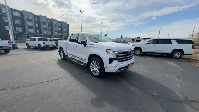 Used 2024 Chevrolet Silverado 1500 High Country w/ High Country Premium Package AWD/4WD image 2