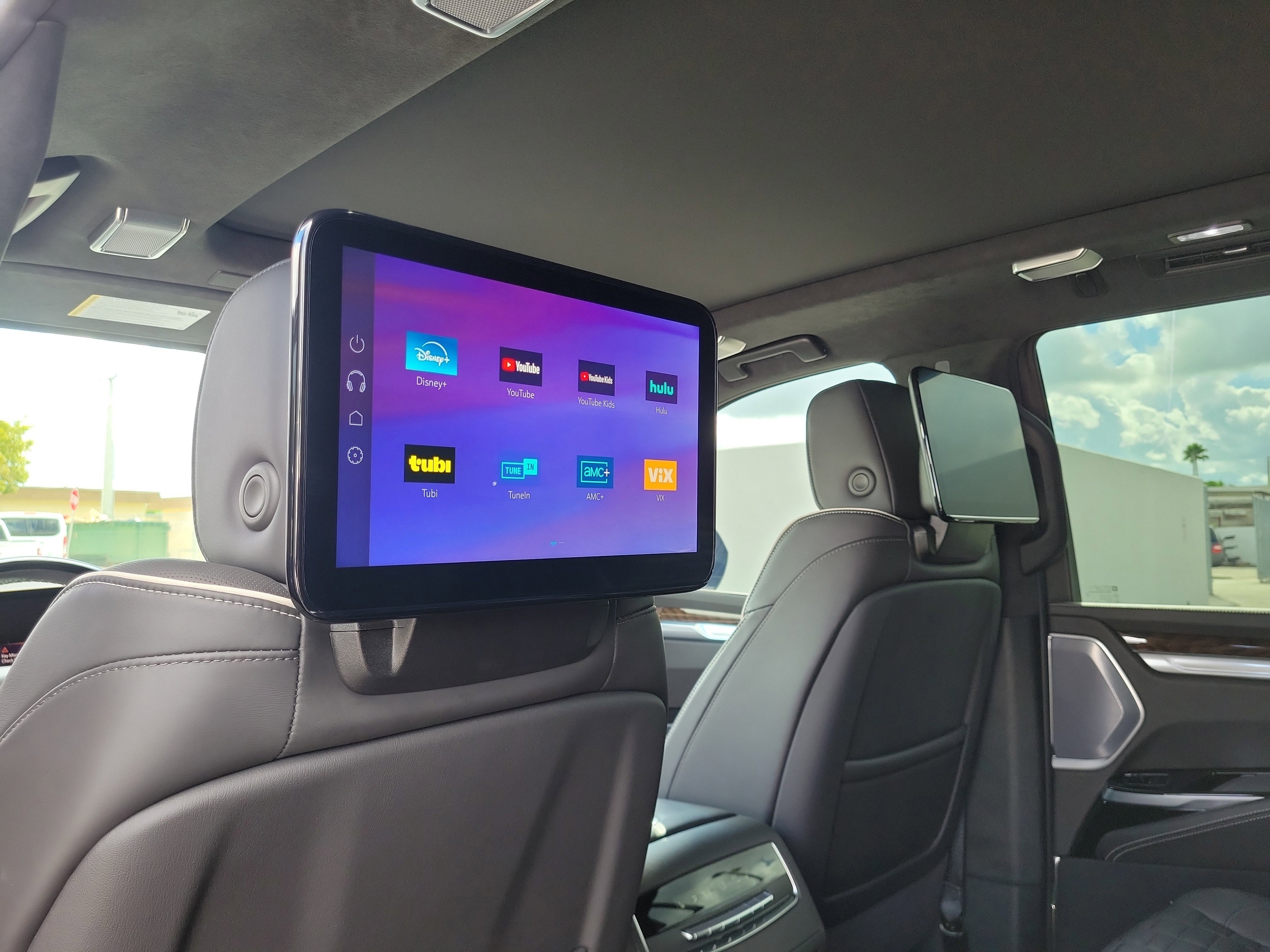 Used 2025 Cadillac Escalade Sport Platinum image 14