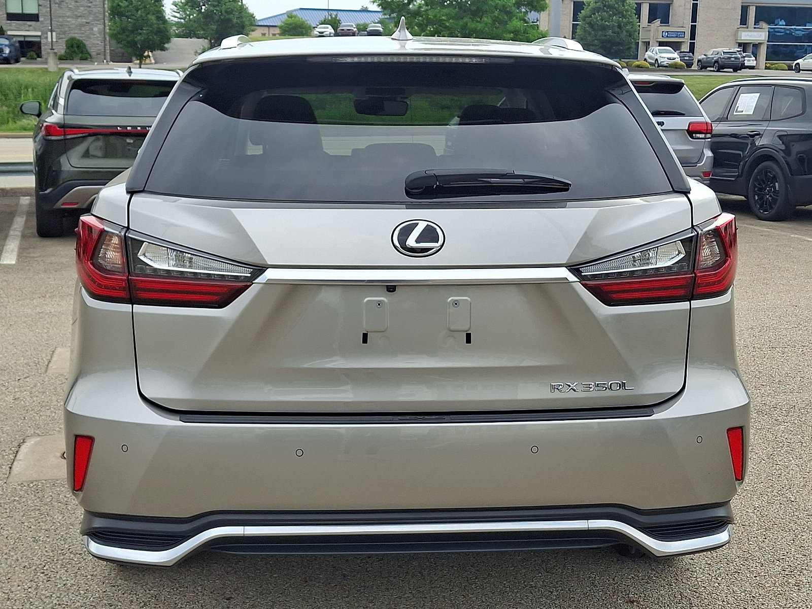 Used 2021 Lexus RX 350L Premium w/ Premium Package AWD/4WD image 5