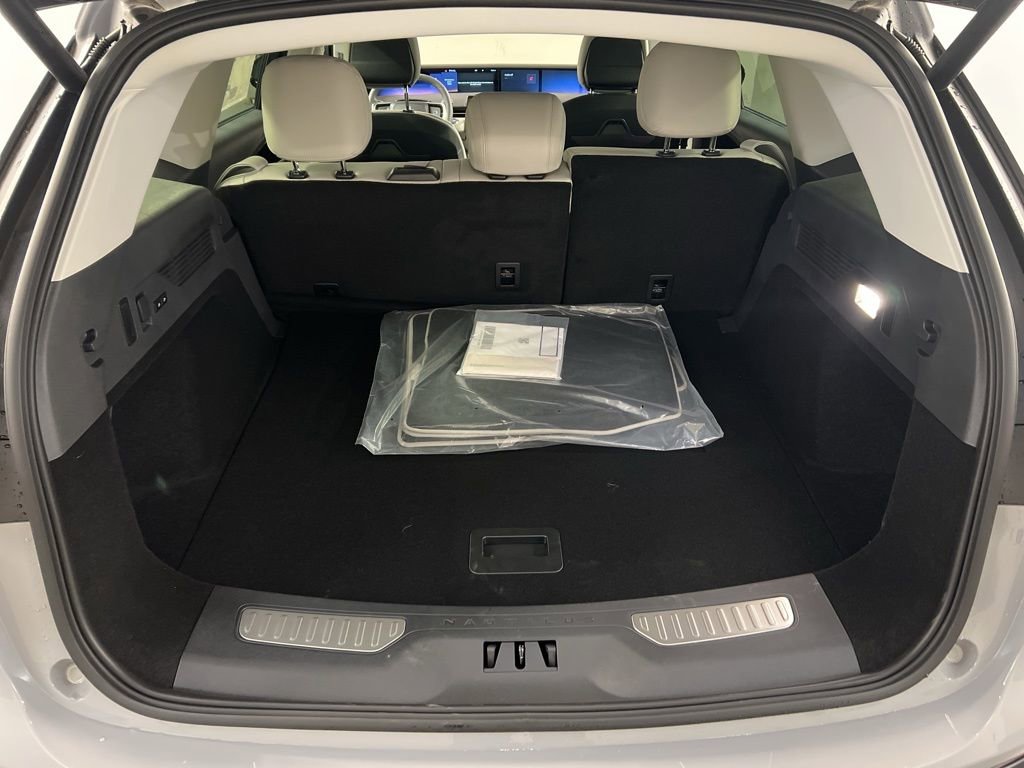 Used 2026 Lincoln Nautilus Premier image 35