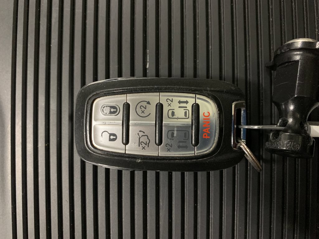 Used 2021 Chrysler Pacifica Limited w/ Premium & Safety Sphere Group AWD/4WD image 19