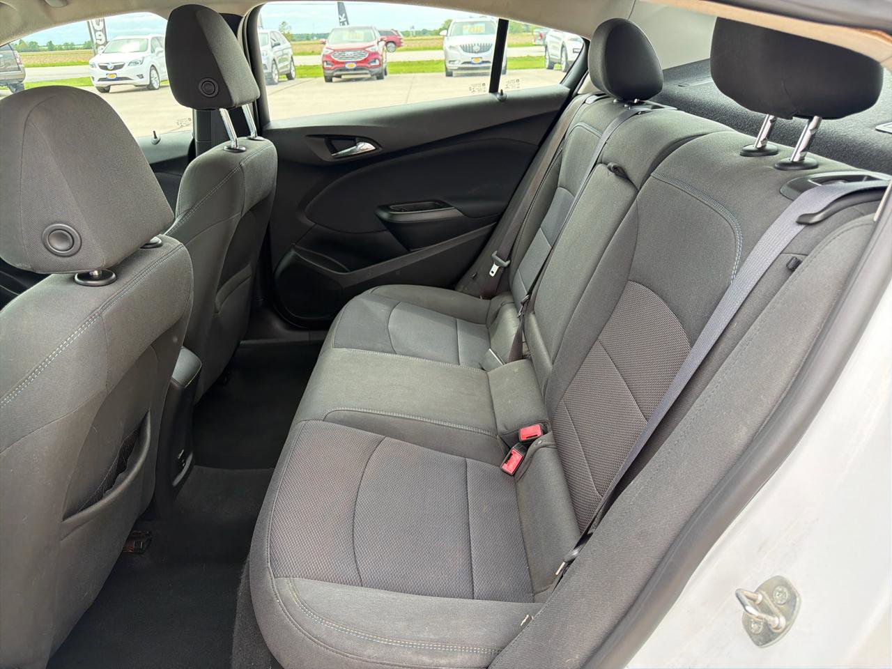 Used 2017 Chevrolet Cruze LT FWD image 20