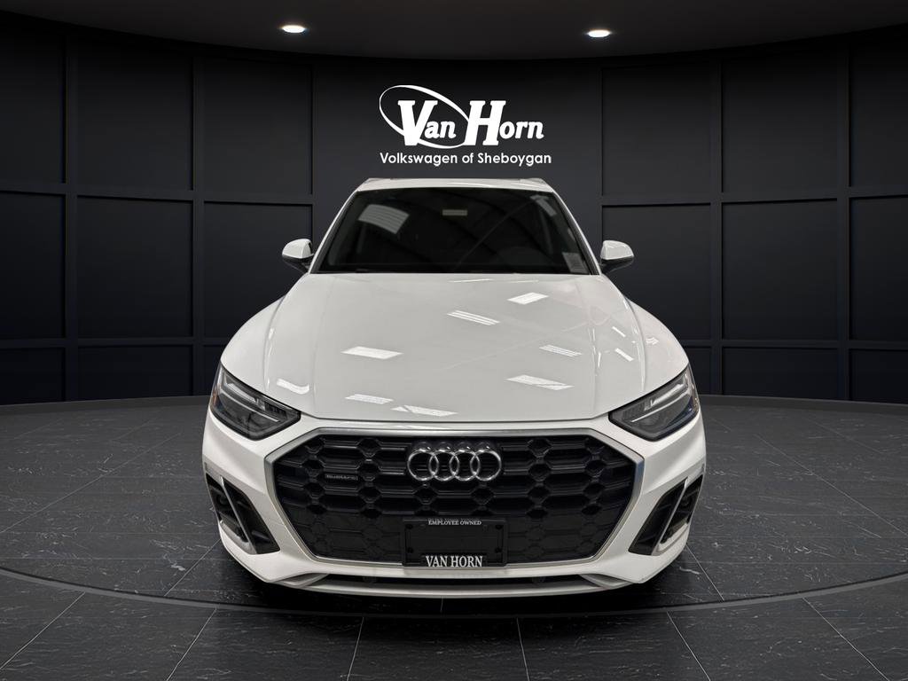 Used 2023 Audi Q5 2.0T Premium w/ Convenience Package image 3