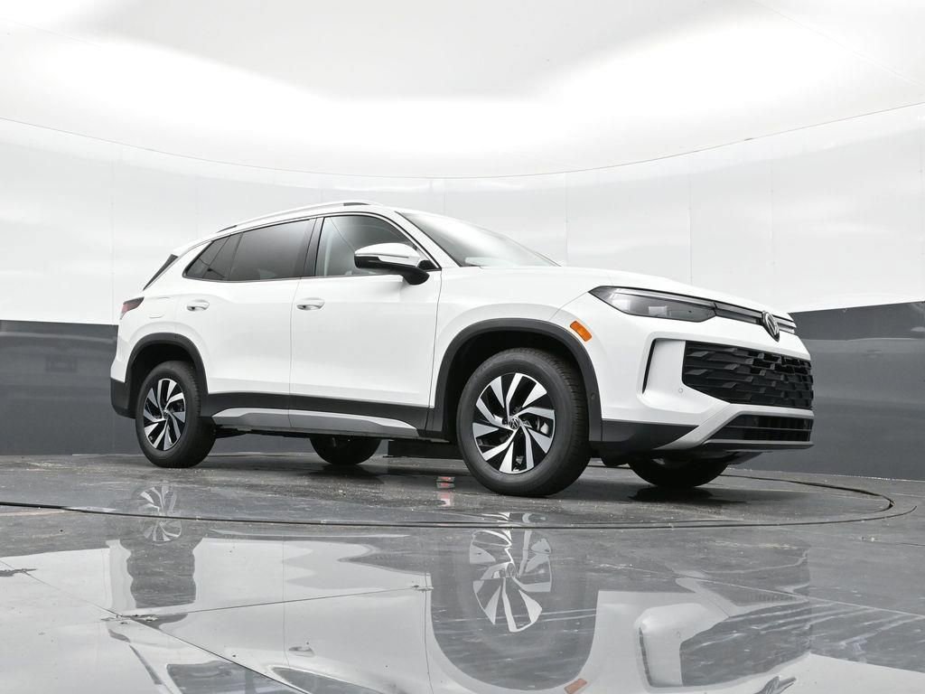 New 2025 Volkswagen Tiguan S image 32