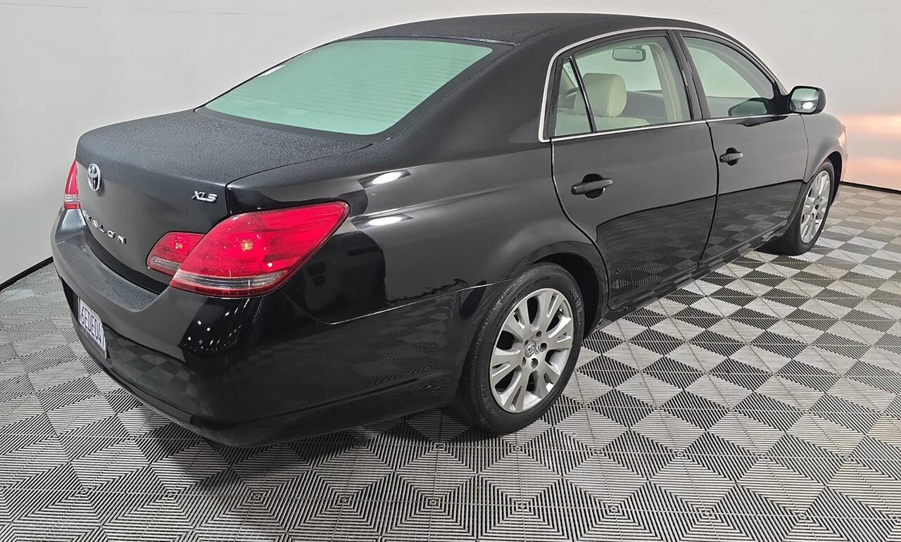 Used 2008 Toyota Avalon XLS FWD image 3