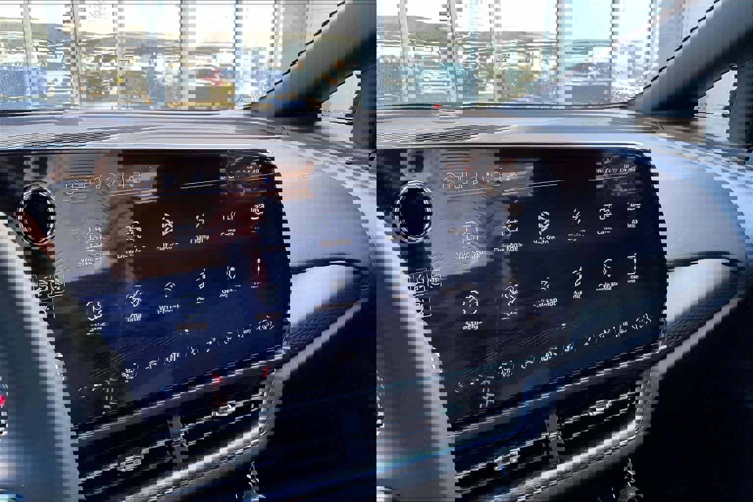 Certified 2025 Chevrolet Equinox EV LT w/ Comfort Package image 32