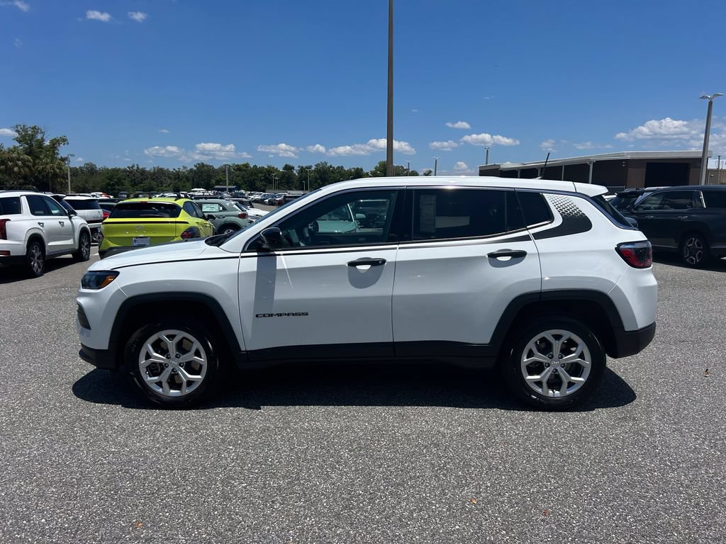 Used 2024 Jeep Compass Sport w/ Mopar Graphics Package AWD/4WD image 9