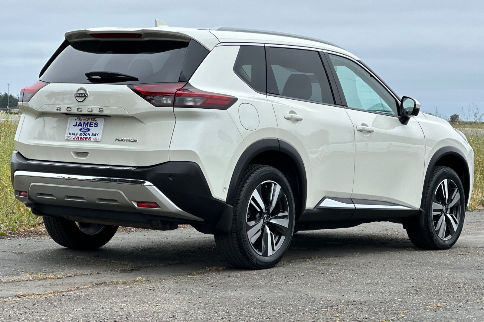 Used 2022 Nissan Rogue Platinum w/ Head-Up Display Package FWD image 5