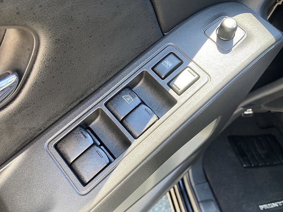 Certified 2025 Nissan Frontier SV w/ SV Convenience Package image 10