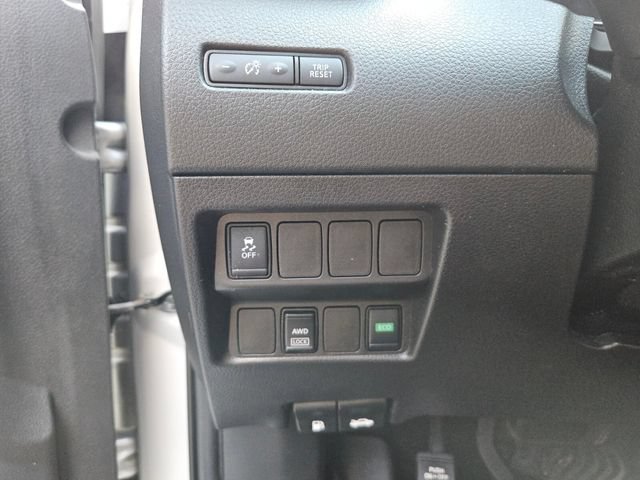 Used 2019 Nissan Rogue Sport S w/ Appearance Package AWD/4WD image 27