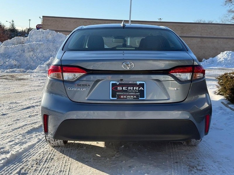 Used 2023 Toyota Corolla LE image 4