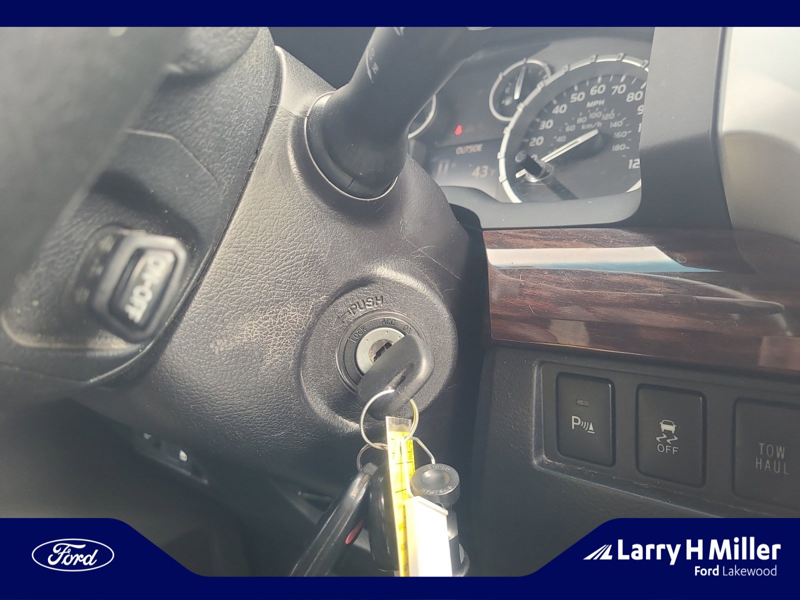 Used 2014 Toyota Tundra Limited w/ Limited Premium Package image 30