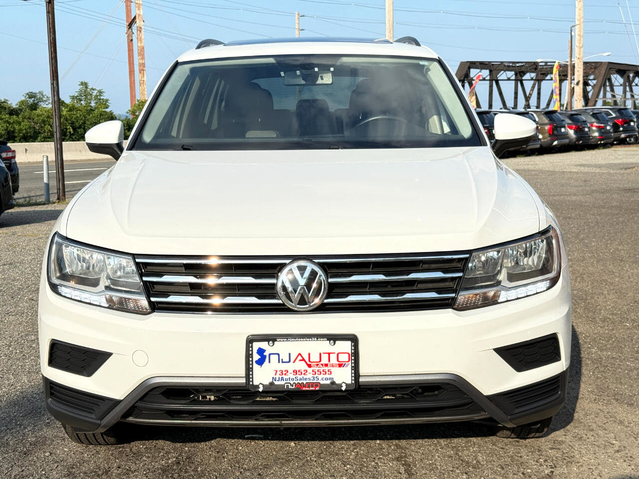 Used 2019 Volkswagen Tiguan SE w/ Panoramic Sunroof Package image 10