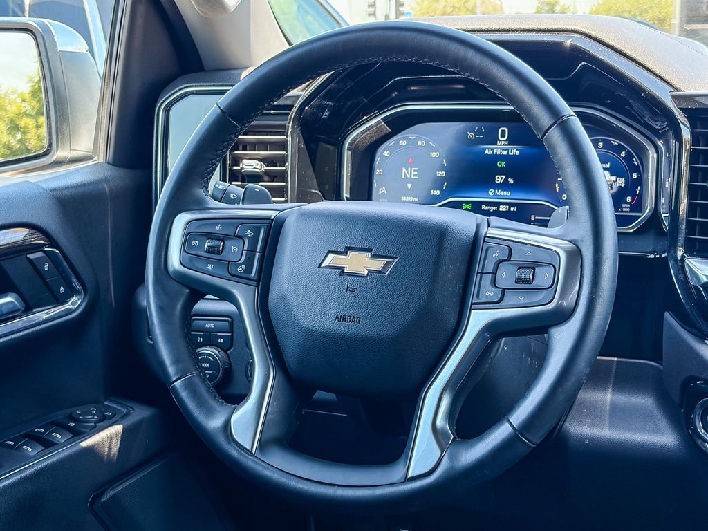 Used 2023 Chevrolet Silverado 1500 LT AWD/4WD image 19